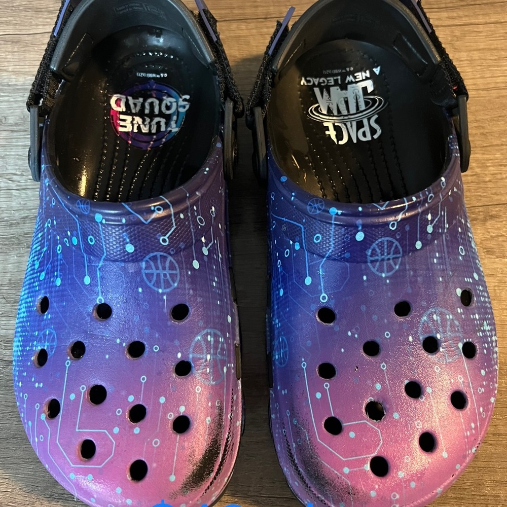 Crocs adult limited edition space jam